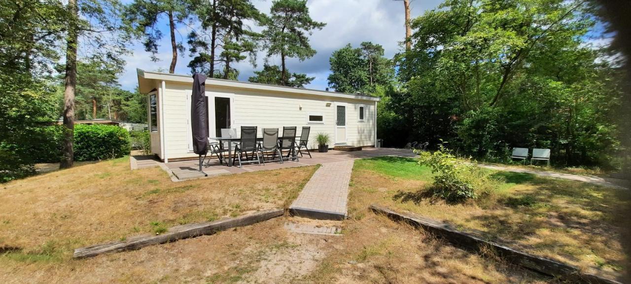 Chalet Op Bosrijk Familiepark Hotel Раалте Екстериор снимка
