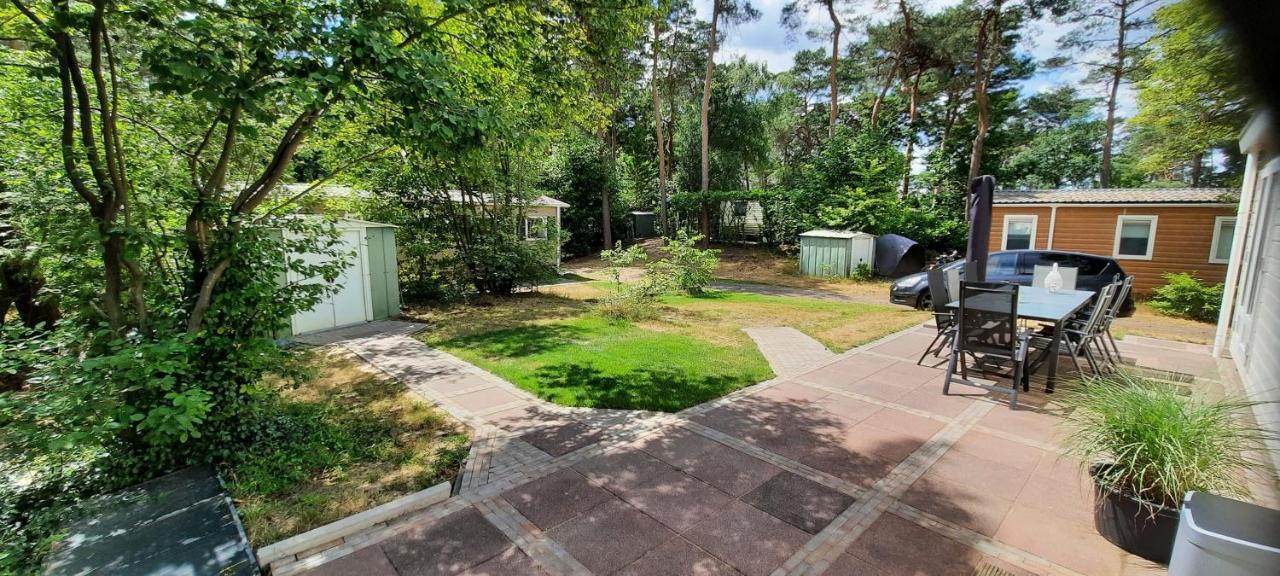 Chalet Op Bosrijk Familiepark Hotel Раалте Екстериор снимка